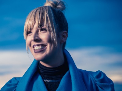 Lea Mijatović objavila novu groove pjesmu "Kao jedno"