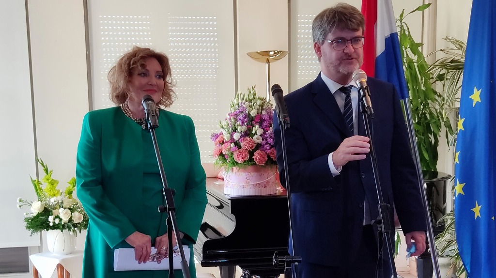 Terezi Kesoviji francuski veleposlanik uručio prestižno odličje